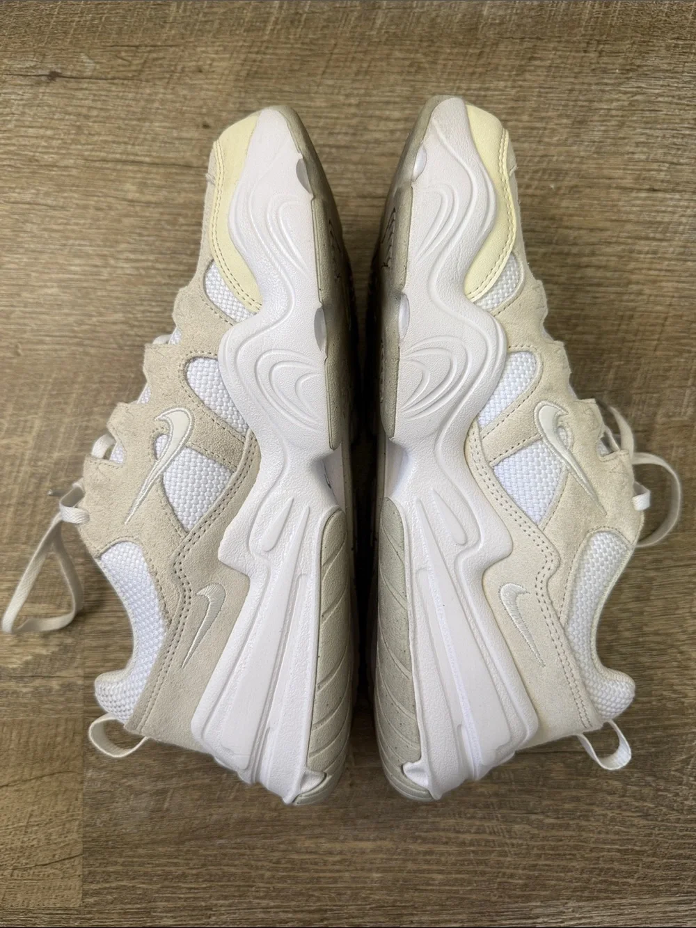 Women’s Nike Tech Hera Sneaker Size 9